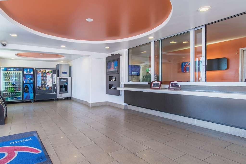 Studio 6 Victorville - Apple Valley Интерьер фото
